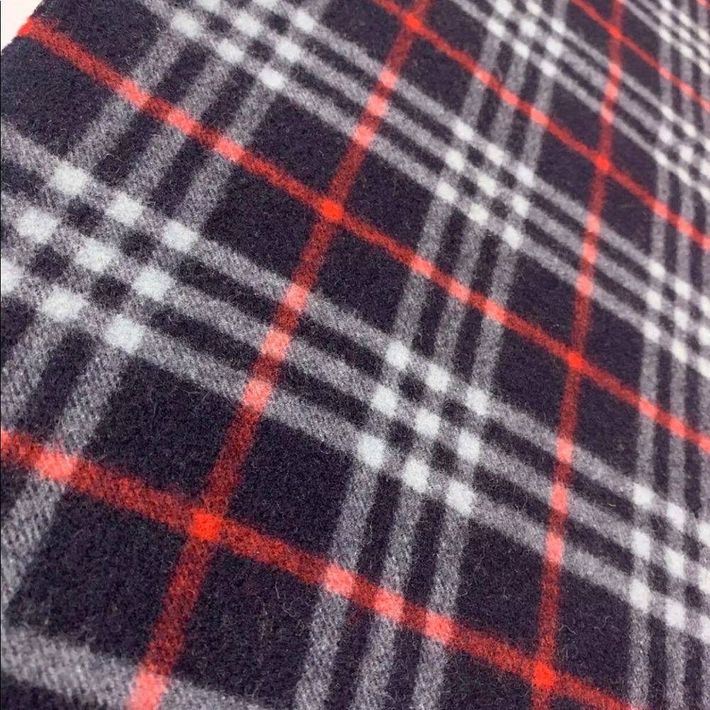 🎉HP🎉100% Authentic large Unisex Vintage Burberry 100%Wool Scarf - Picture 2 of 4